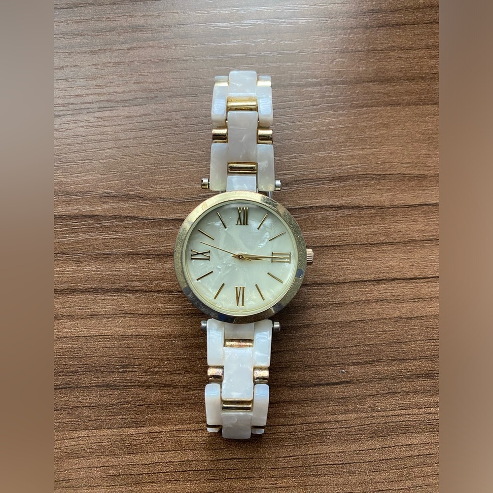 INC international concept women’s gold tone bracelet watch white